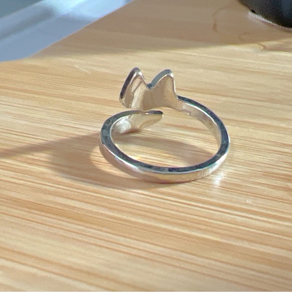 Sly Charm: Red-Tailed or Silver Tailed Fox Adjustable Silver Ring - Picture 3 of 6